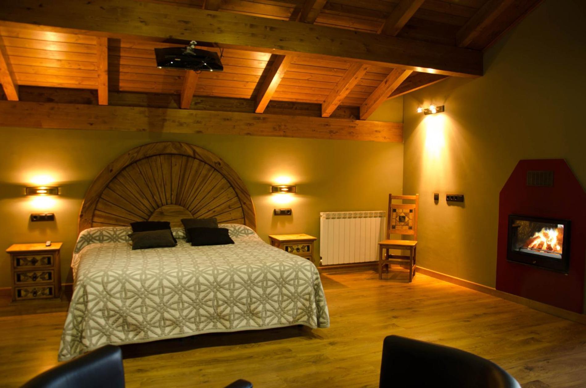 Casas La Ribera Ordesa Guest House เอสกาโลนา ภายนอก รูปภาพ