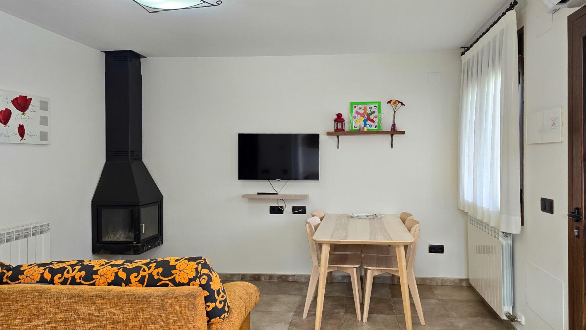 Casas La Ribera Ordesa Guest House เอสกาโลนา ภายนอก รูปภาพ