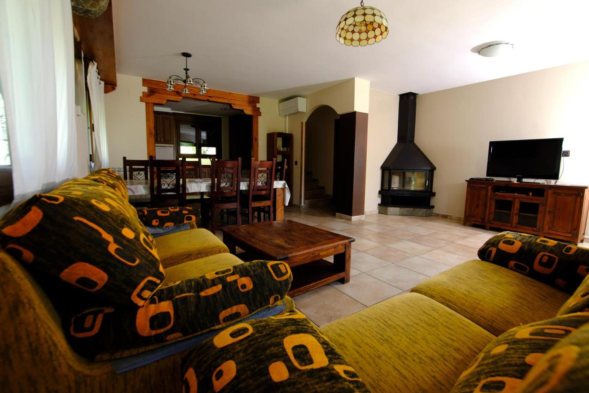 Casas La Ribera Ordesa Guest House เอสกาโลนา ภายนอก รูปภาพ