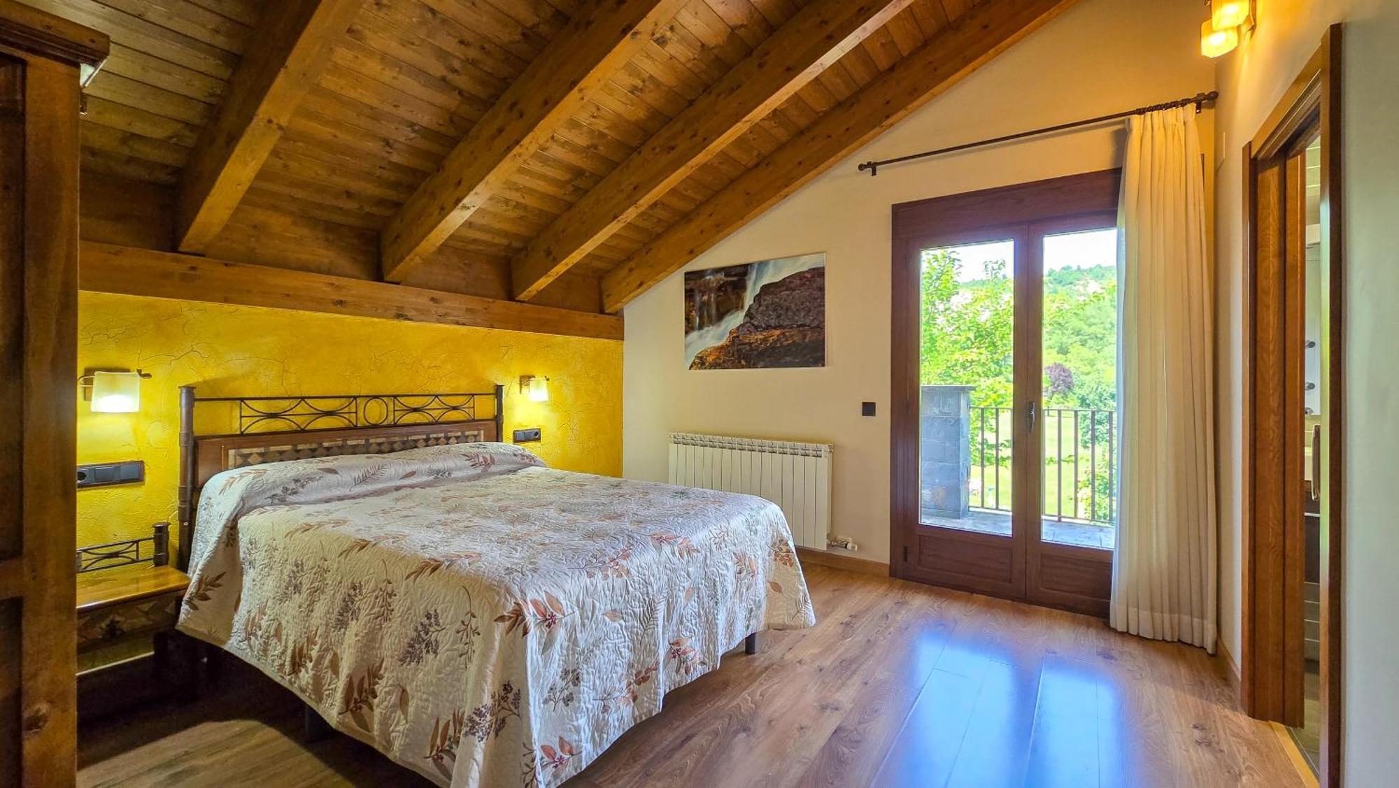 Casas La Ribera Ordesa Guest House เอสกาโลนา ภายนอก รูปภาพ