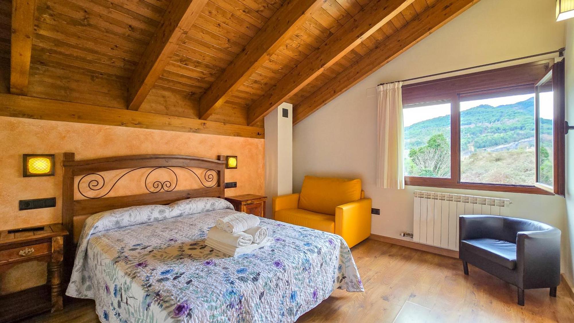 Casas La Ribera Ordesa Guest House เอสกาโลนา ภายนอก รูปภาพ