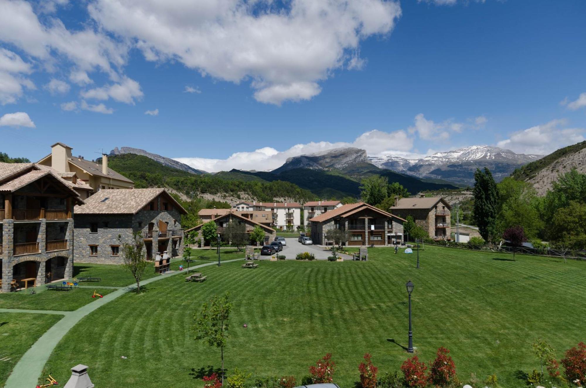 Casas La Ribera Ordesa Guest House เอสกาโลนา ภายนอก รูปภาพ