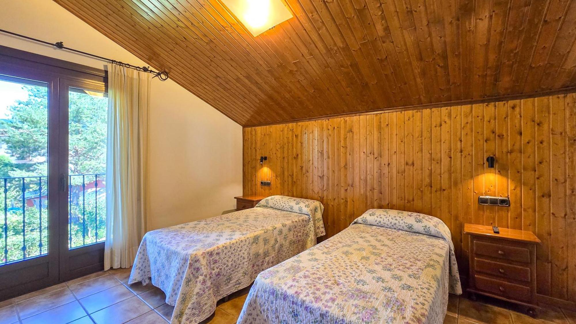 Casas La Ribera Ordesa Guest House เอสกาโลนา ภายนอก รูปภาพ
