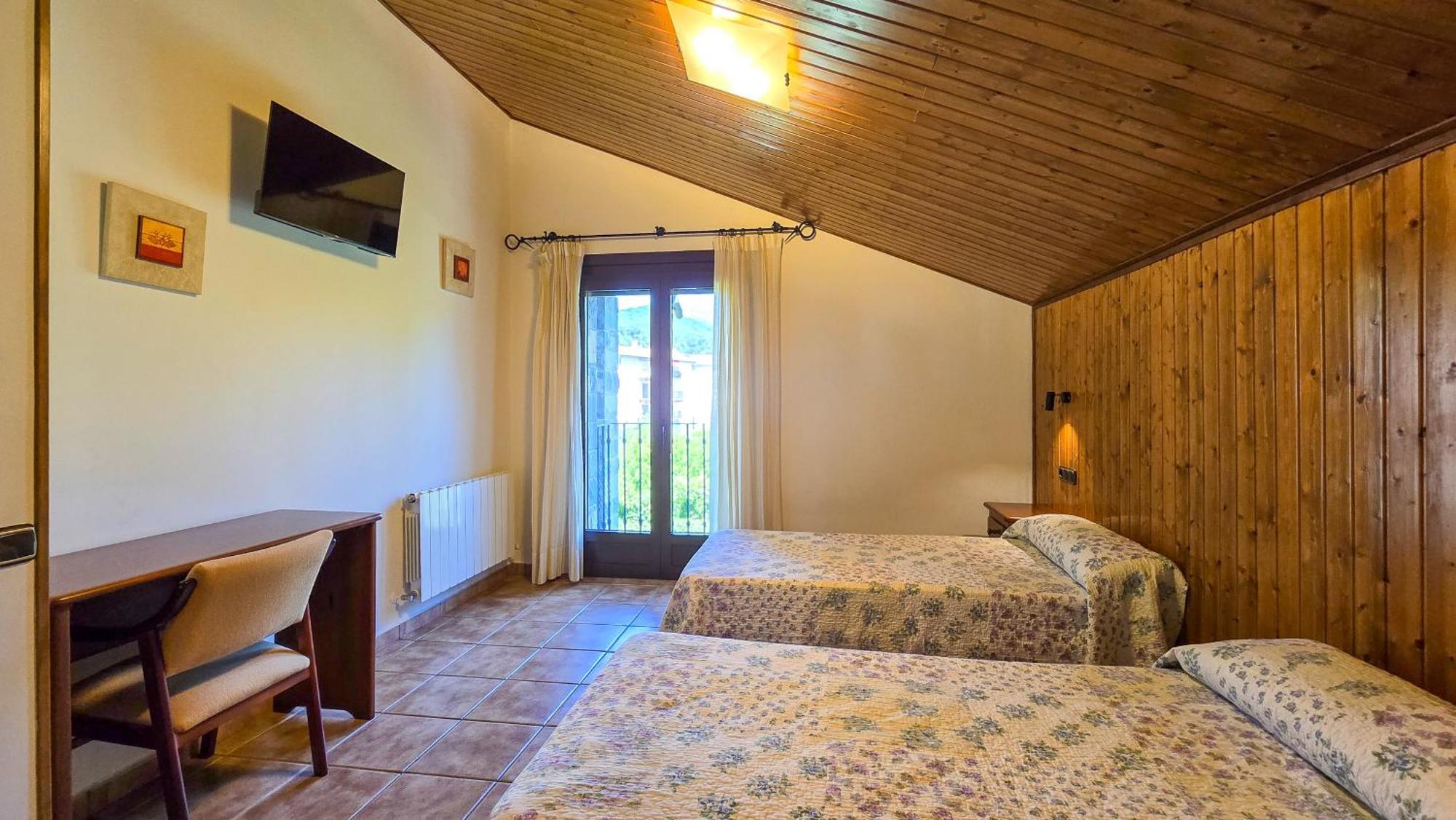 Casas La Ribera Ordesa Guest House เอสกาโลนา ภายนอก รูปภาพ