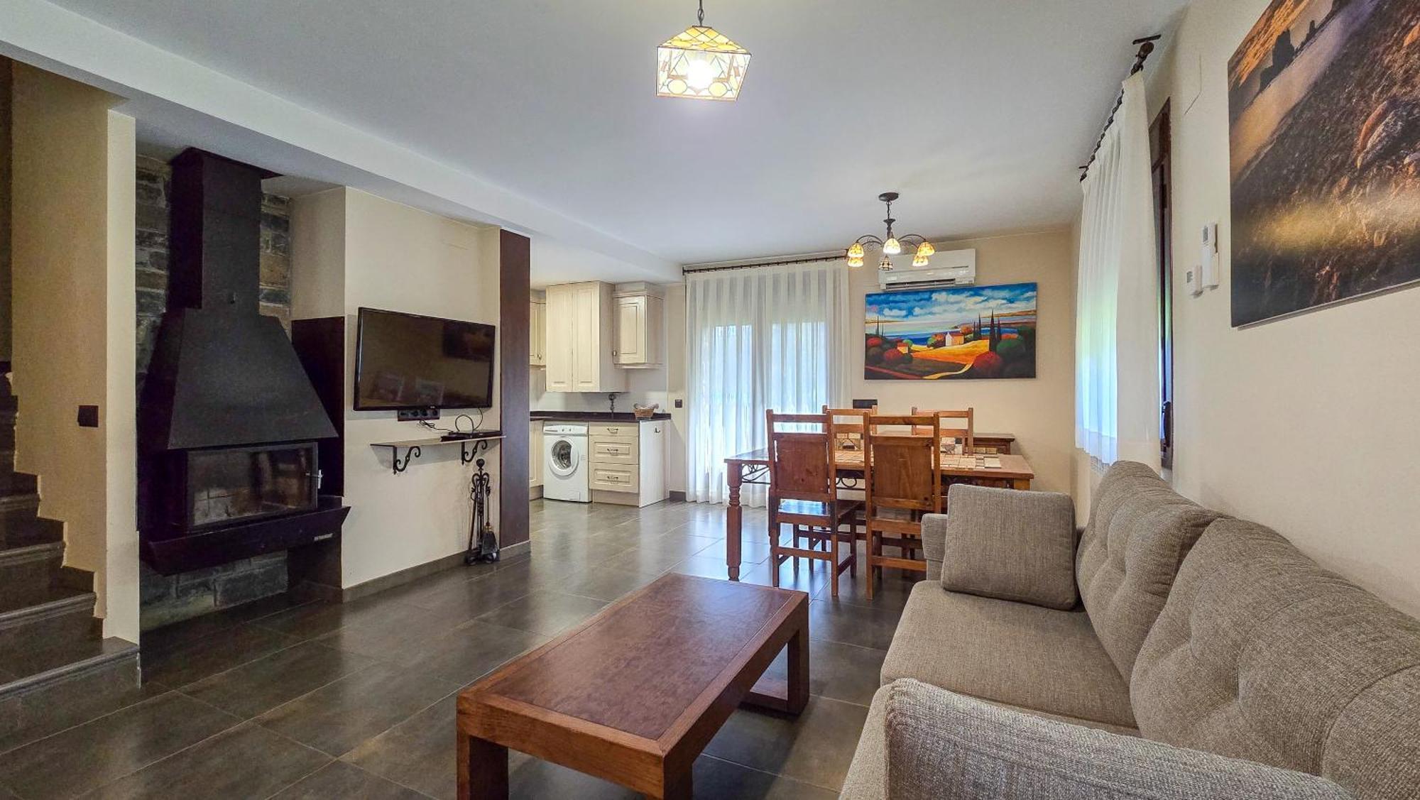 Casas La Ribera Ordesa Guest House เอสกาโลนา ภายนอก รูปภาพ