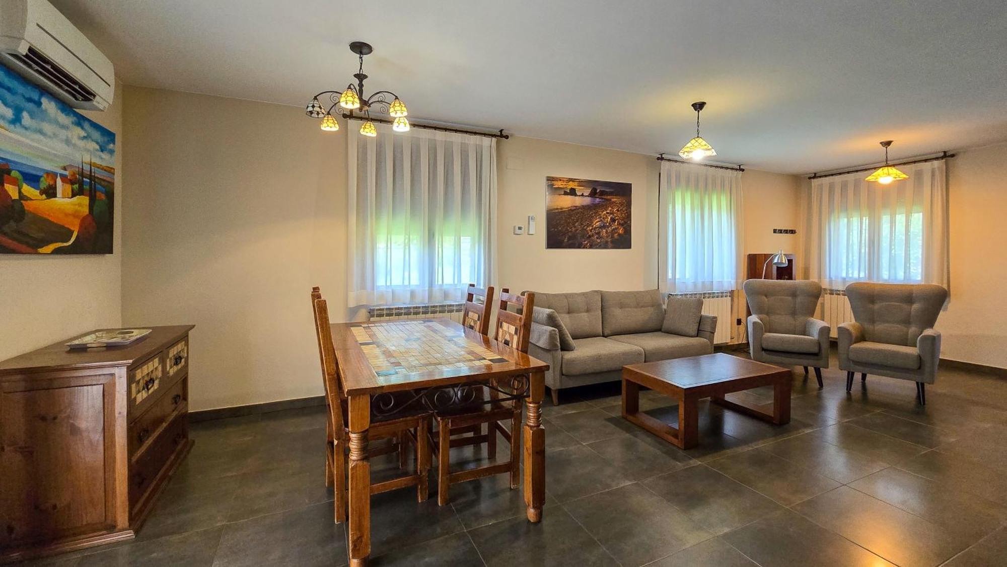 Casas La Ribera Ordesa Guest House เอสกาโลนา ภายนอก รูปภาพ