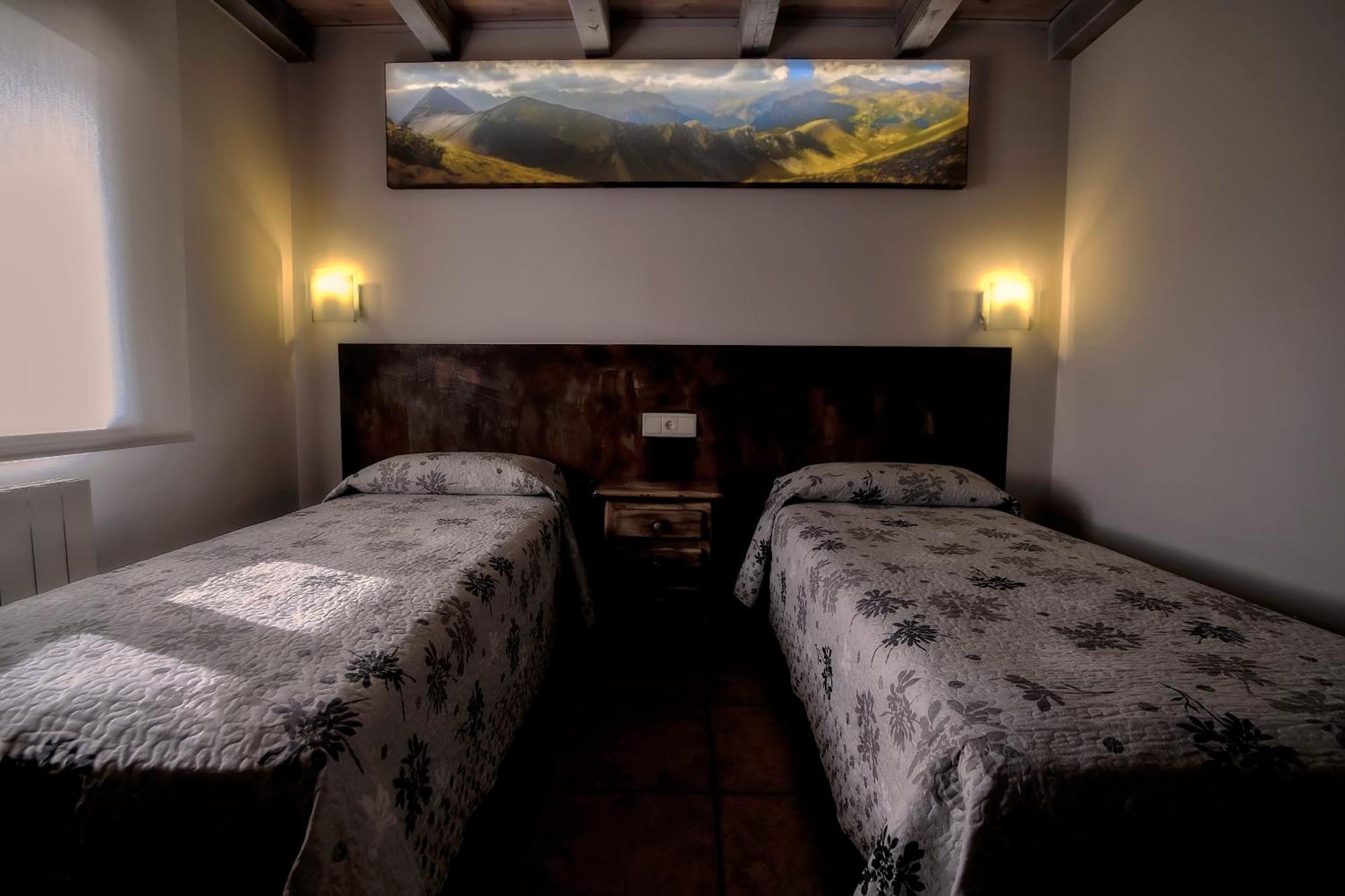Casas La Ribera Ordesa Guest House เอสกาโลนา ภายนอก รูปภาพ