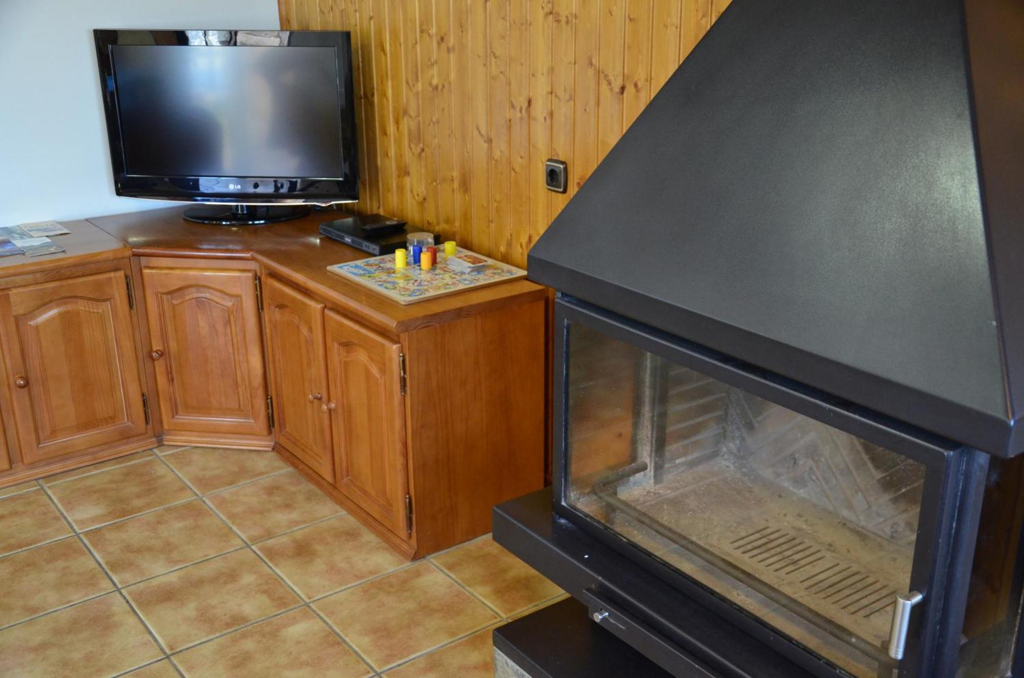 Casas La Ribera Ordesa Guest House เอสกาโลนา ภายนอก รูปภาพ