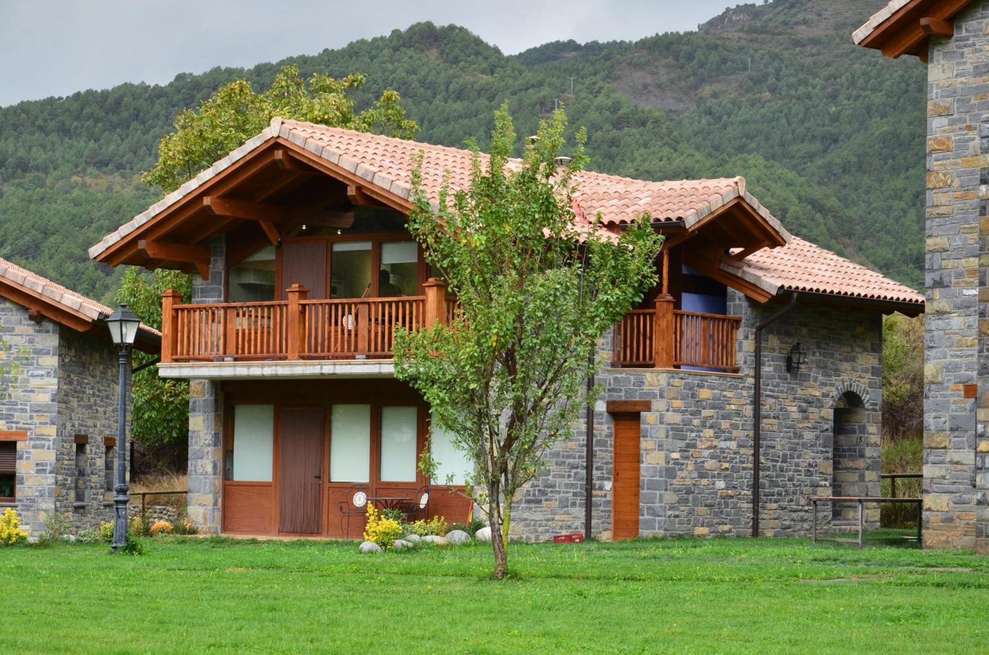 Casas La Ribera Ordesa Guest House เอสกาโลนา ภายนอก รูปภาพ