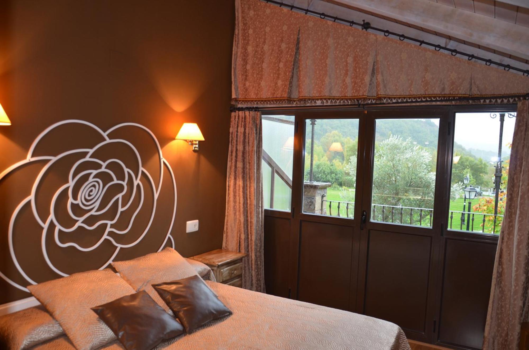 Casas La Ribera Ordesa Guest House เอสกาโลนา ภายนอก รูปภาพ