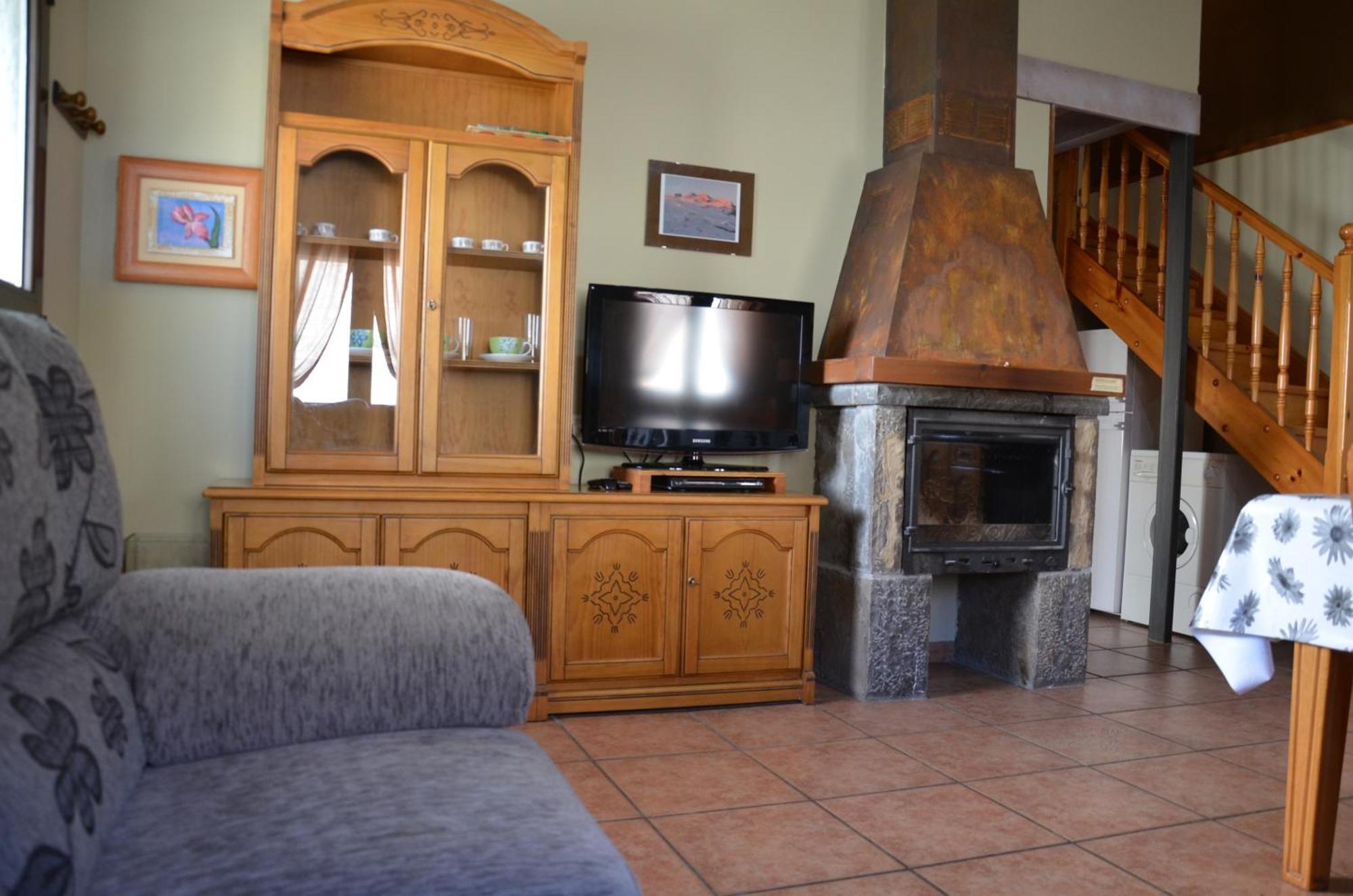 Casas La Ribera Ordesa Guest House เอสกาโลนา ภายนอก รูปภาพ